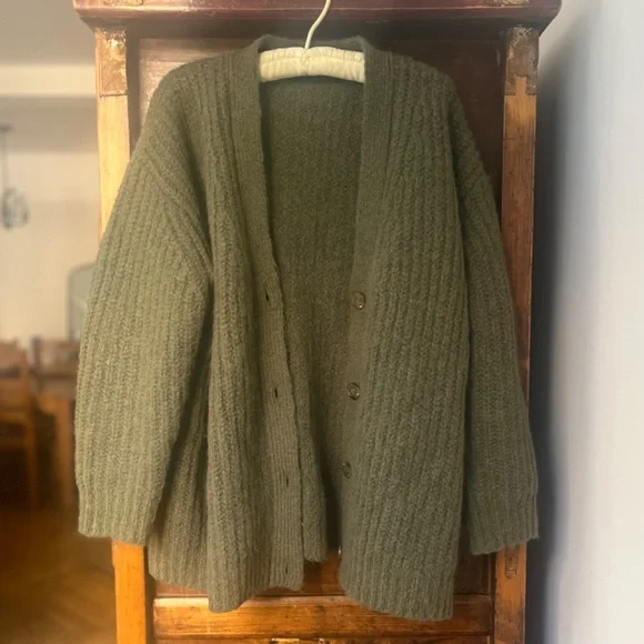 Jenni Kayne Cocoon Cardigan in Olive - Small - Picture 3 of 13